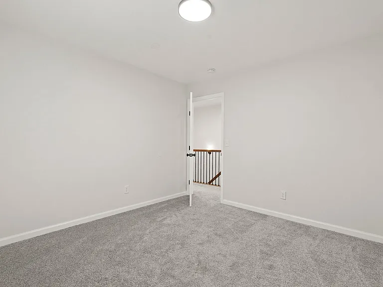 168 Green Paddock Cir — Photo 40