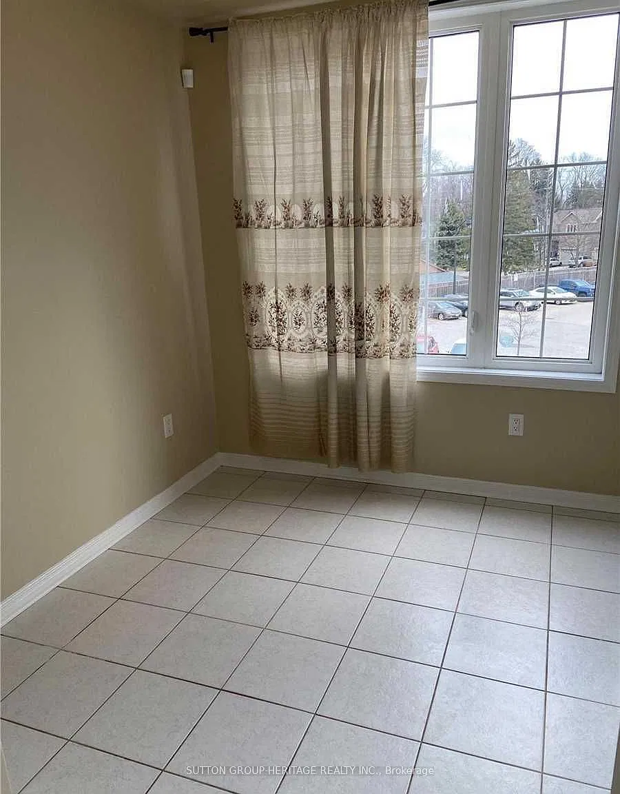 3 bed, $2,800 — Photo 2