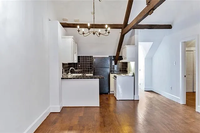 1125 Royal St #3 — Photo 10