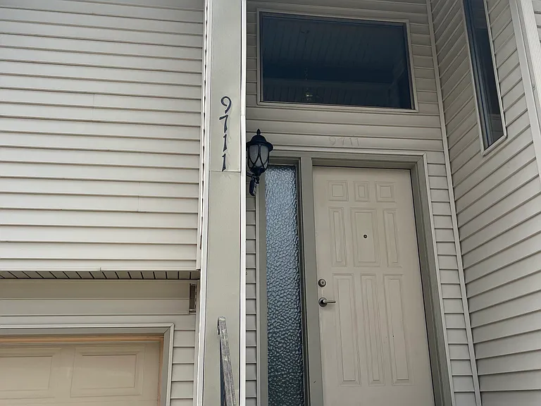 9711 N Indian Trail Rd — Photo 17
