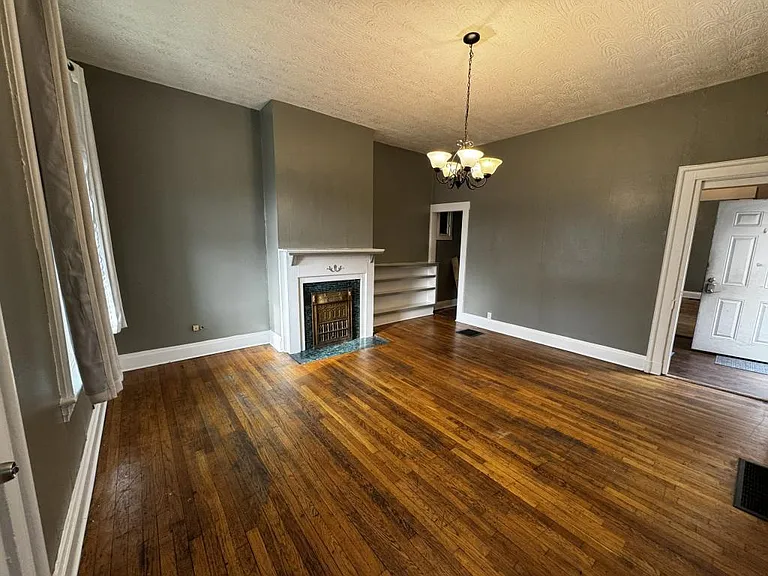 1014 Considine Ave — Photo 5