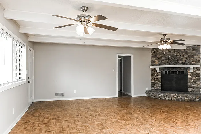 3 bed, 1.5 bath, 1400 sqft, $1,345 — Photo 3