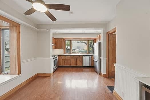 3rd image of 513 Arden Rd