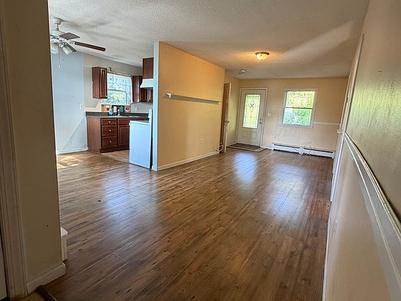 4th image of 222 Lakeside Blvd APT B