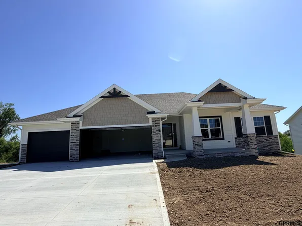 12663 Cooper St, Omaha, NE 68138