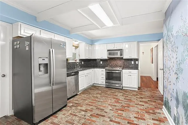 4521 Taft Park — Photo 8