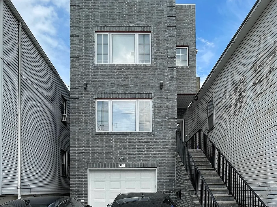 345 N 2nd St #2