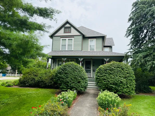 130 W Waupansie St, Dwight, IL 60420