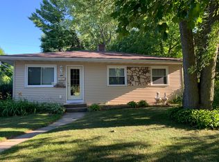 1517 85th St, Kenosha, WI 53143