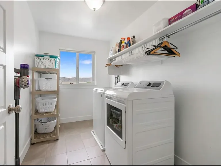 148 N 200 E — Photo 11