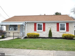 591 W Broad St, New Holland, PA 17557