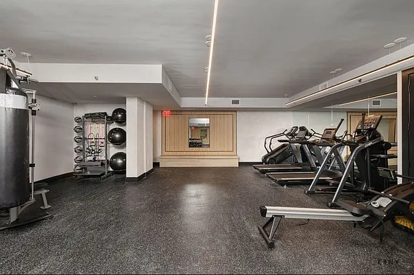 Rented by ERNY LLC | media 24