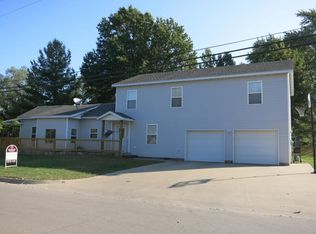 425 W 7th St, Cameron, MO 64429