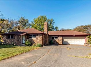 9 Patinka Dr, Hearne, TX 77859