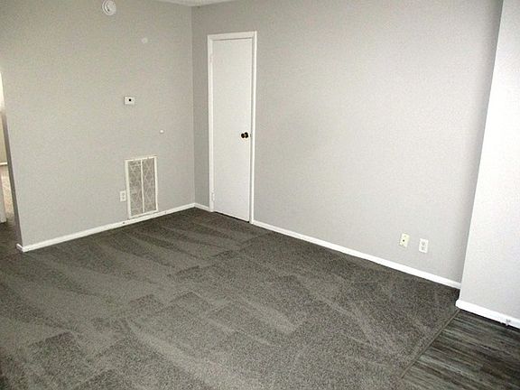 3rd image of 1221 Orchard Rd #3