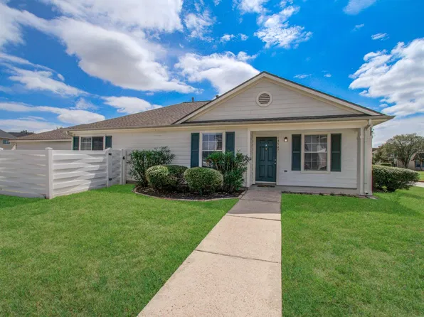19547 Fletcher Way Dr, Houston, TX 77073