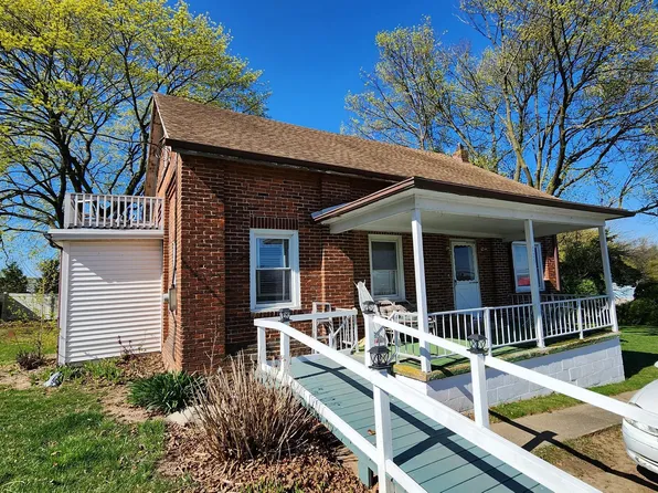 225 Zions View Rd, Manchester, PA 17345