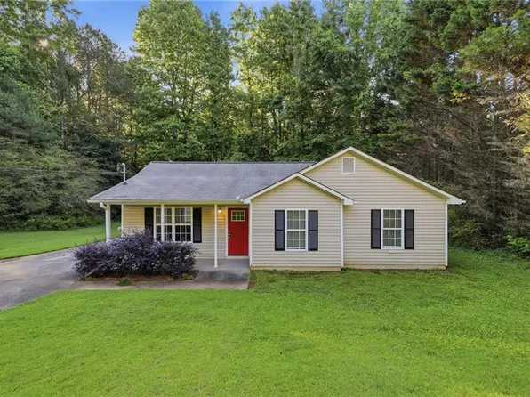 572 Southern Trace Dr, Rockmart, GA 30153