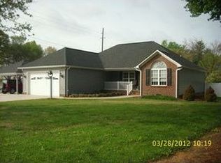 111 Siouan Dr, Lexington, NC 27295