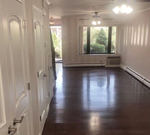 4th image of 8 Hillridge Ct
