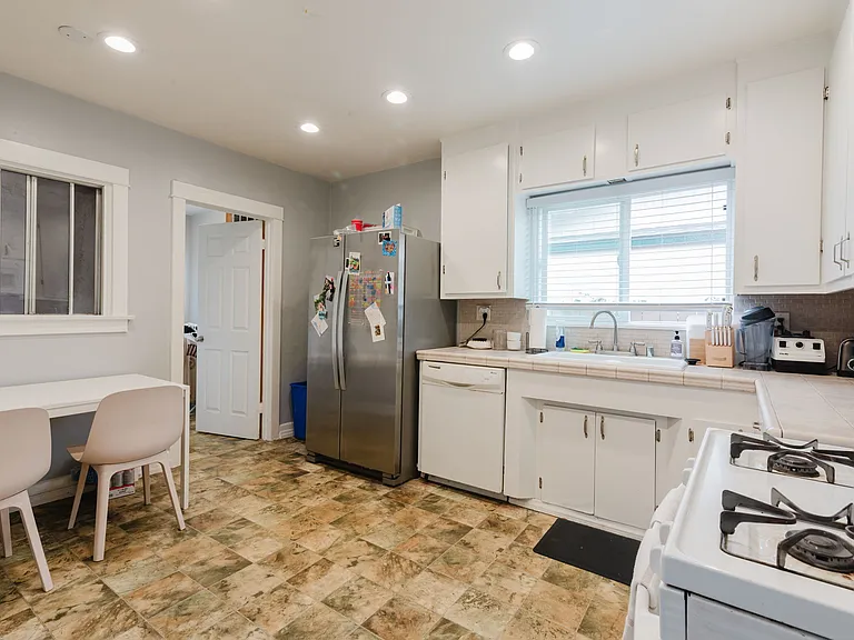 2251 Felspar St — Photo 6