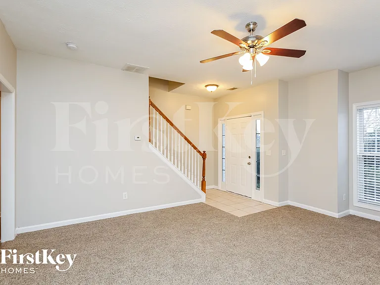 6217 Turnberry Ln — Photo 2