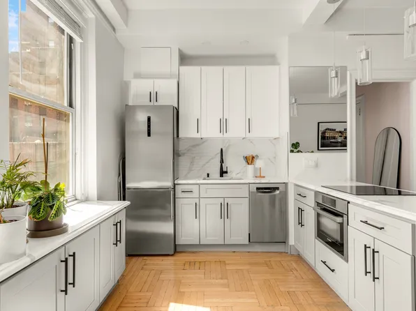67 Park Avenue 11D image 3 of 7