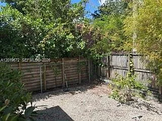 3132 Elizabeth St #B — Photo 13