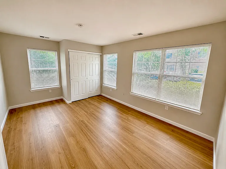 2382 Phillip Ct — Photo 5