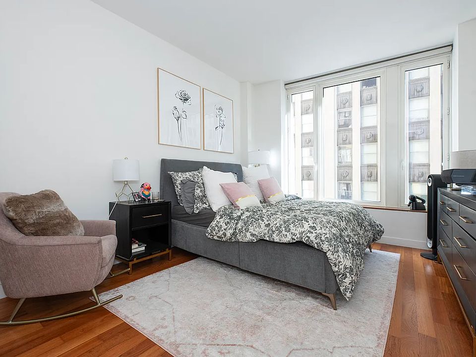 1st image of 15 William St APT 15G