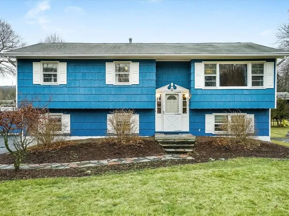 21 Woodlake Drive, Thiells, NY 10984