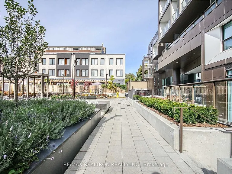 80 Vanauley St #Townhouse 121 — Photo 3