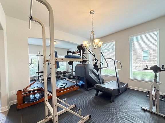 4th image of 244 Upland Dr