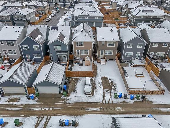 3rd image of 175 E Magnolia Way SW