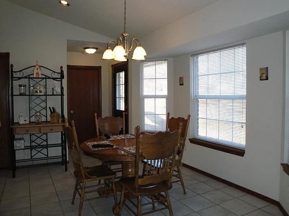 4th image of 14112 SE 106th St