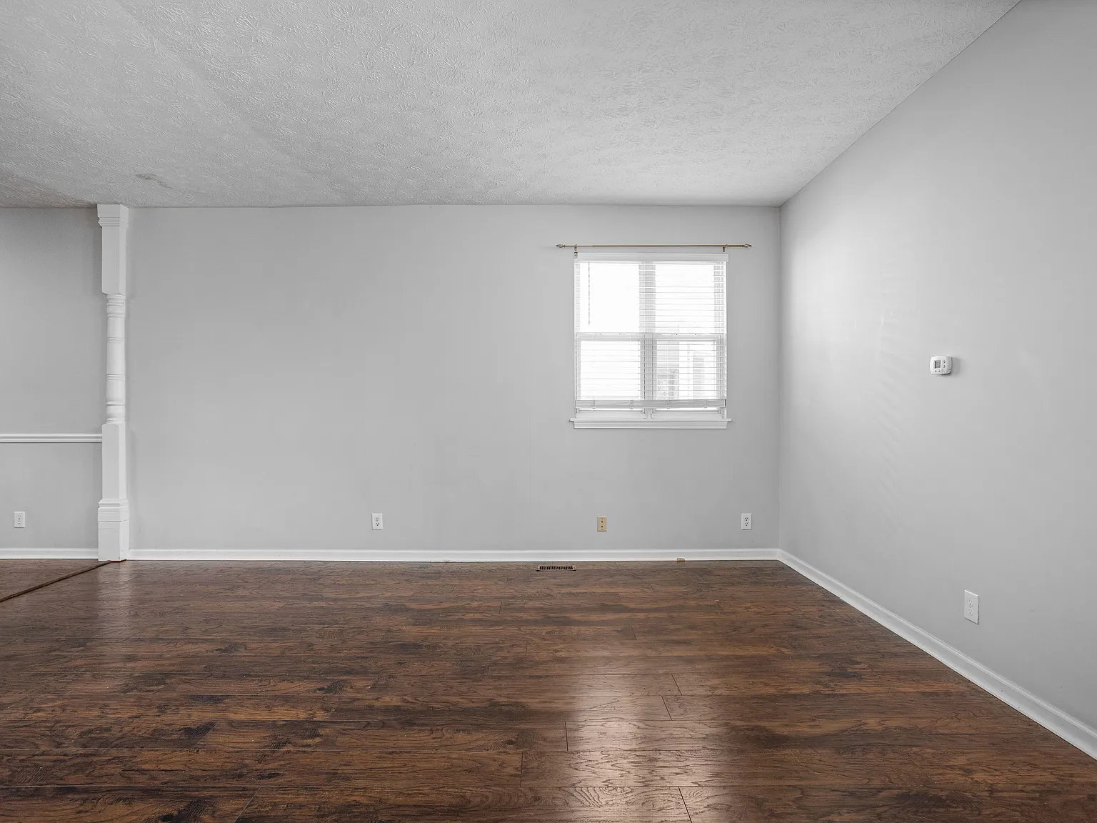 3 bed, 2.5 bath, 1501 sqft, $2,350 — Photo 3