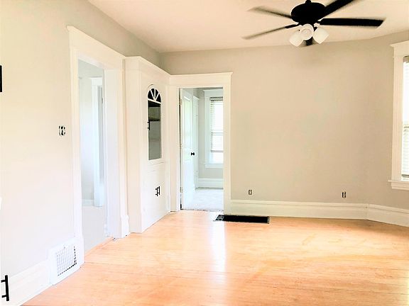 Dining room with built-ins