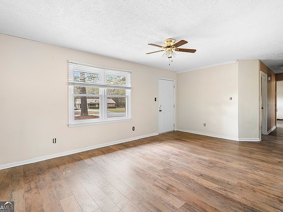 3rd image of 246 Shiloh Rd