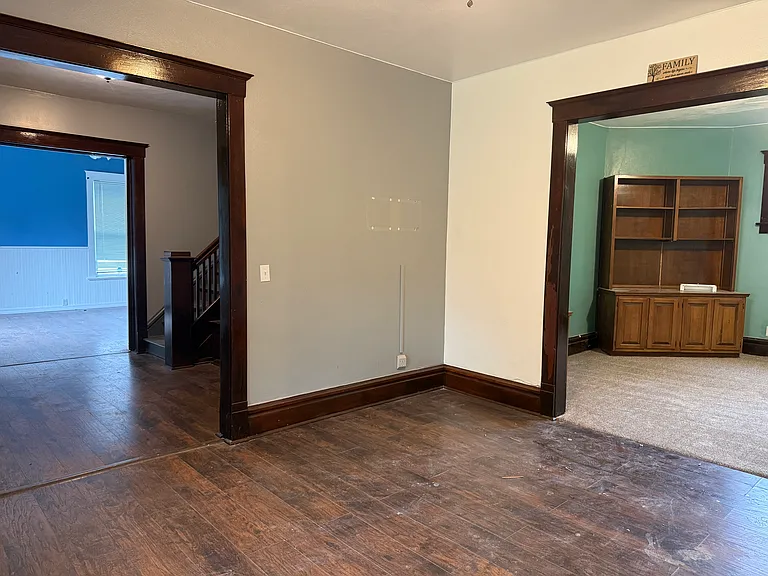 1041 Carrington St — Photo 5