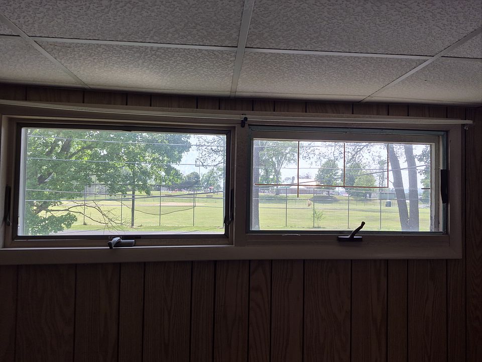 1st image of 182 Golden Ave #2
