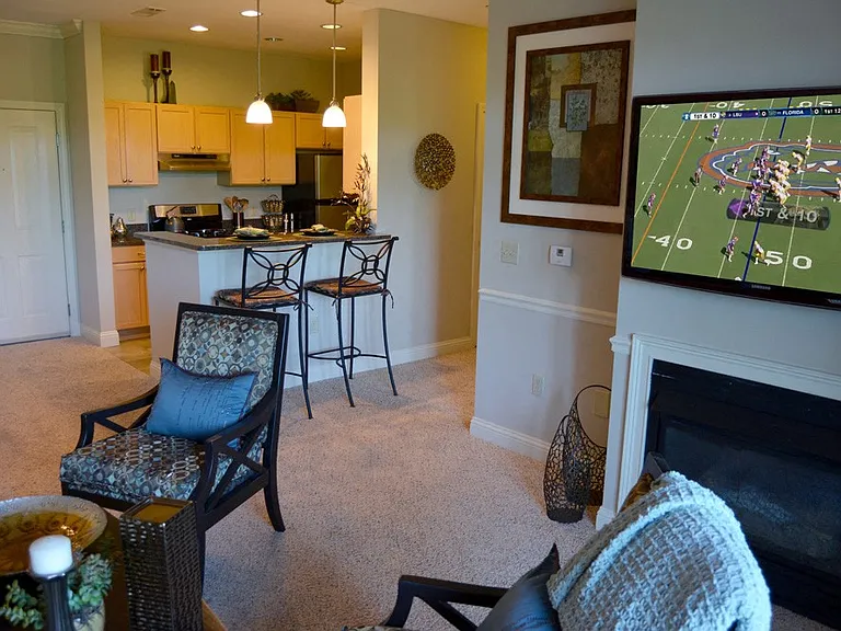 Lynnfield Commons — Photo 20