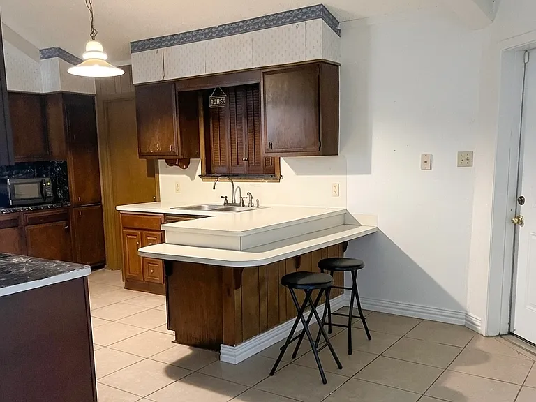 2210 Berry Ave — Photo 4