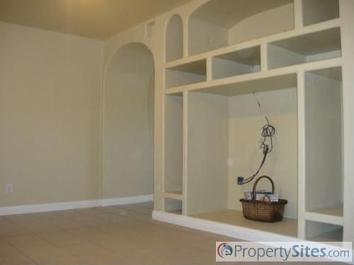 5th image of 5439 W Roanoke Ave