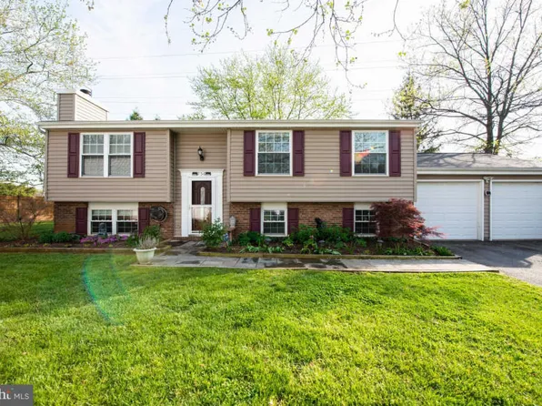 956 Tympani Ct, Herndon, VA 20170