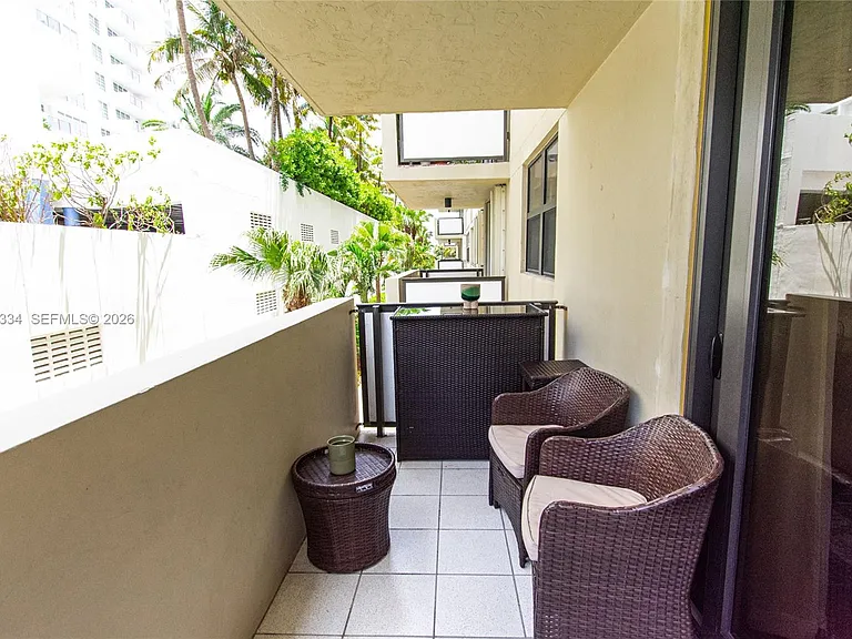 1621 Collins Ave #205 — Photo 32