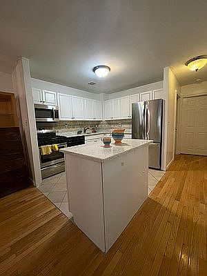 4th image of 1091 Hancock St Floor 2