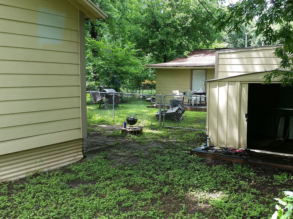 2nd image of 2107 Haskell St APT B