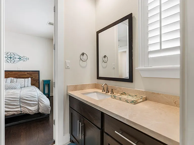 4205 Koehler St #B — Photo 23