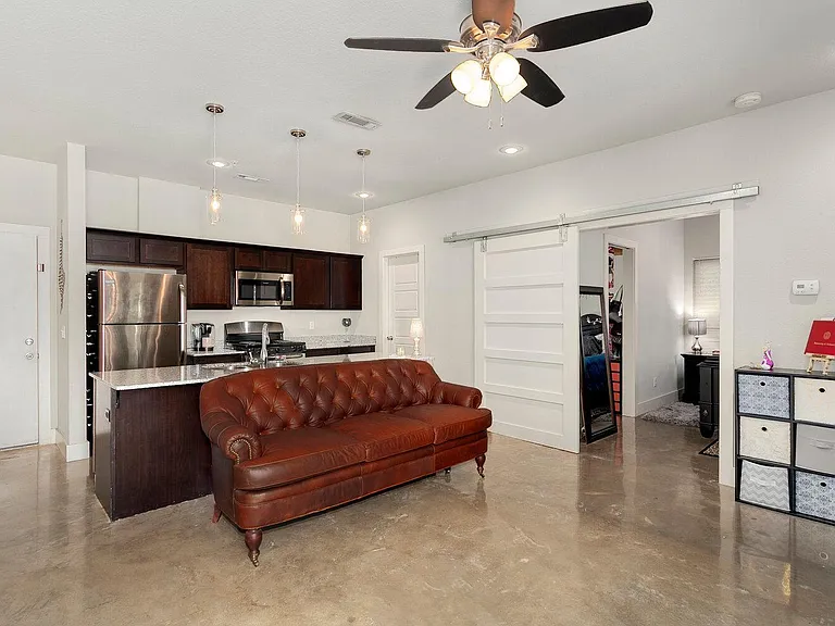 1413 N Oakland Ave #103 — Photo 1