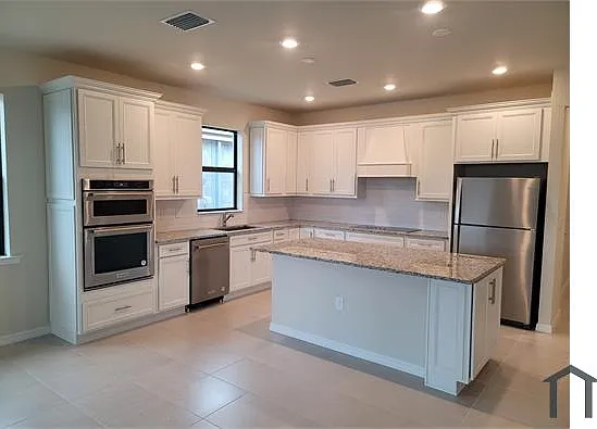 2530 Buckthorn Loop — Photo 3